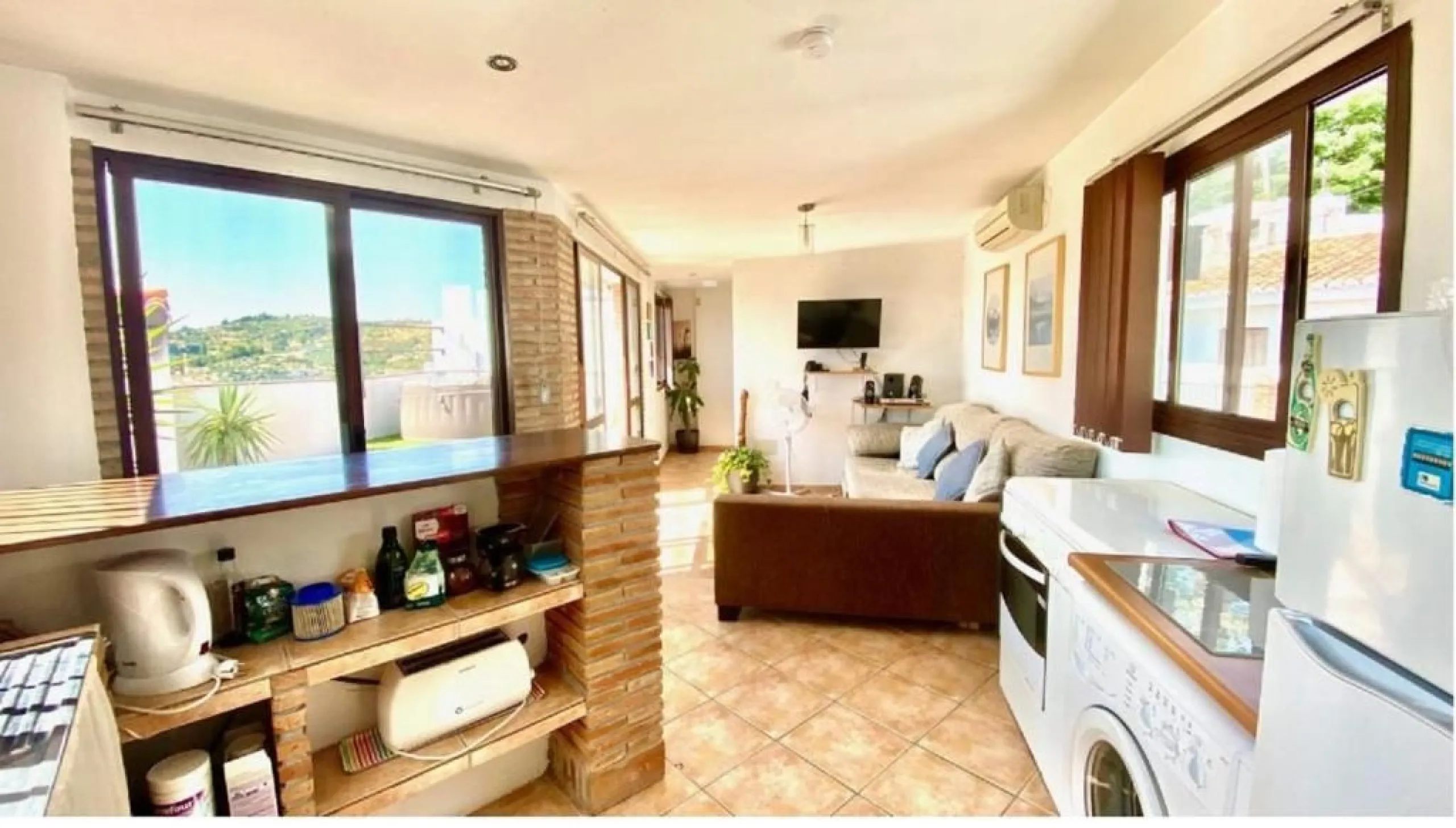 Exclusive Investment Building with Tourist Apartments – Panoramic Views of the Guadalhorce River and Málaga