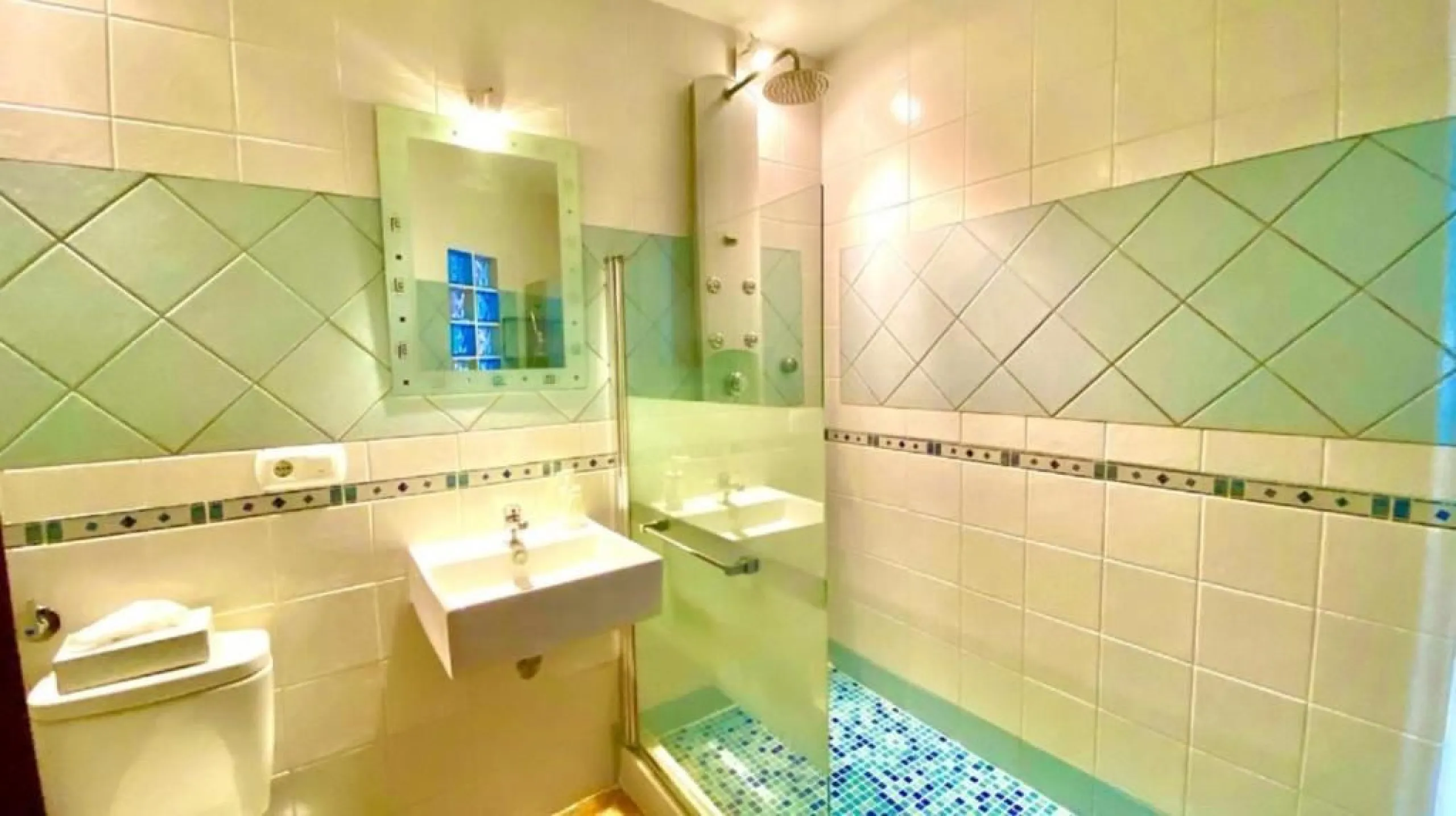 Exclusive Investment Building with Tourist Apartments – Panoramic Views of the Guadalhorce River and Málaga