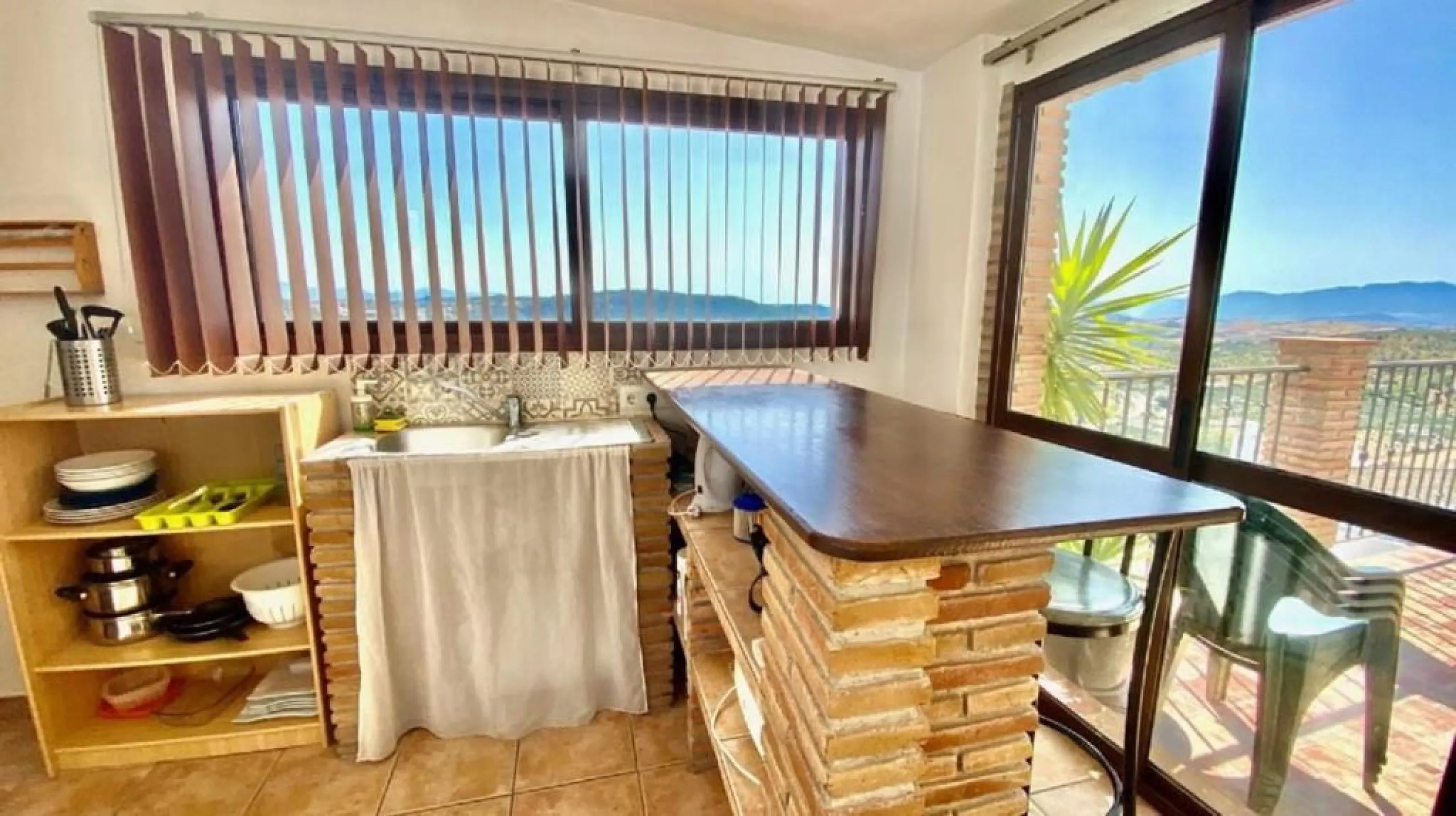 Exclusive Investment Building with Tourist Apartments – Panoramic Views of the Guadalhorce River and Málaga