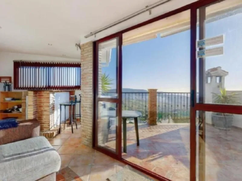 Exclusive Investment Building with Tourist Apartments – Panoramic Views of the Guadalhorce River and Málaga