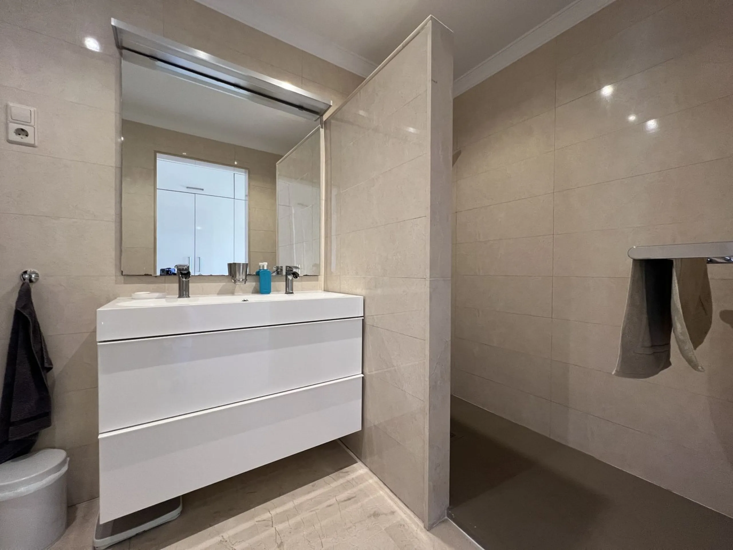 Corner Penthouse with Wraparound Terrace in La Cala Hills