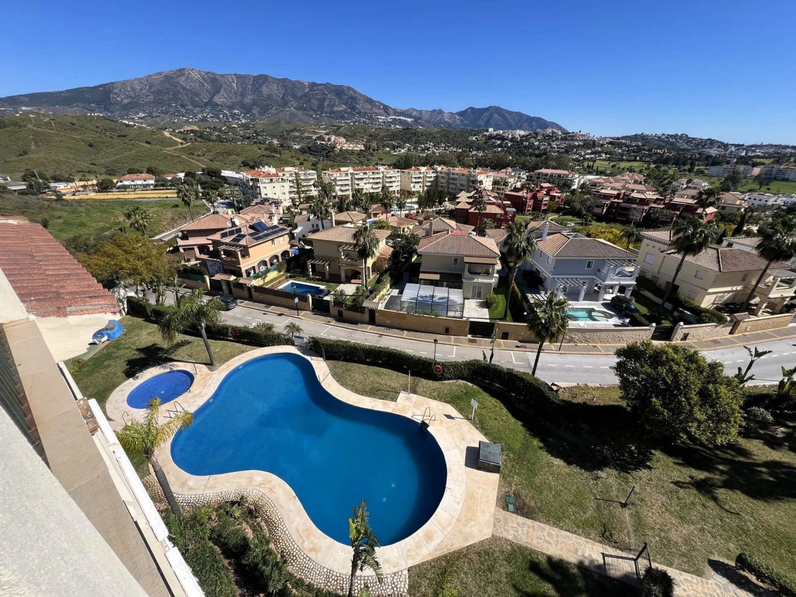 Corner Penthouse with Wraparound Terrace in La Cala Hills