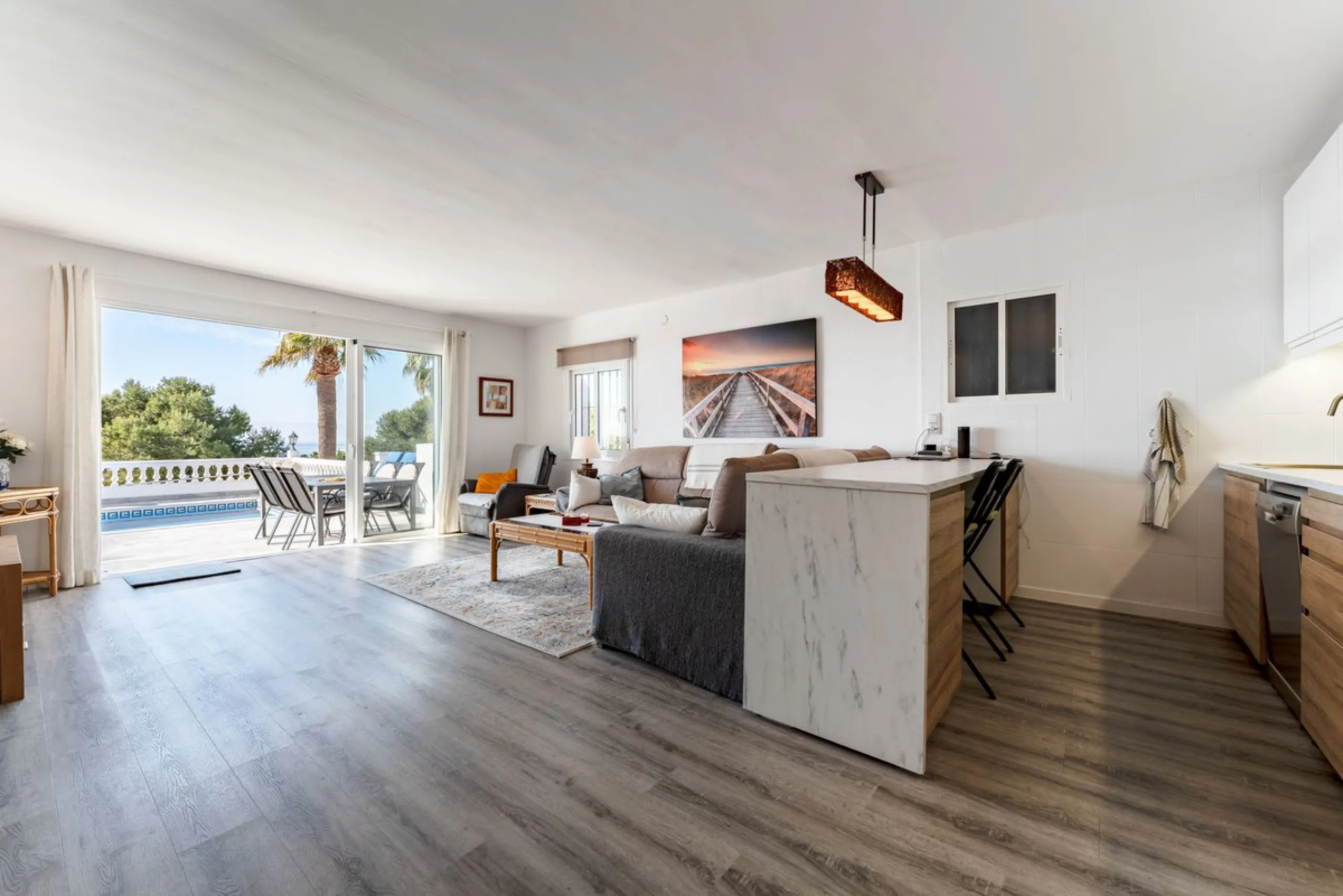 House - Detached Villa в продаже в Mijas, Málaga. В доме 6 спален и 5 ванных комнат. Площадь дома 304 м². Площадь участка 900 м²