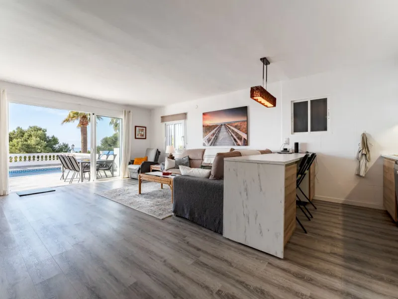 House - Detached Villa в продаже в Mijas, Málaga. В доме 6 спален и 5 ванных комнат. Площадь дома 304 м². Площадь участка 900 м²