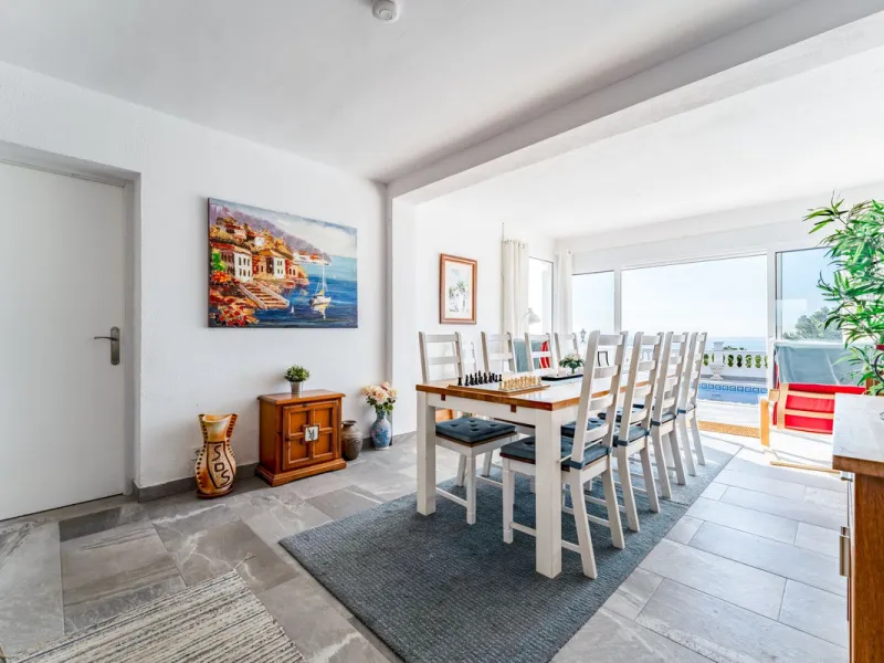 House - Detached Villa в продаже в Mijas, Málaga. В доме 6 спален и 5 ванных комнат. Площадь дома 304 м². Площадь участка 900 м²