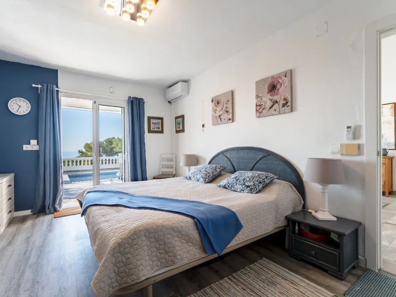 House - Detached Villa в продаже в Mijas, Málaga. В доме 6 спален и 5 ванных комнат. Площадь дома 304 м². Площадь участка 900 м²