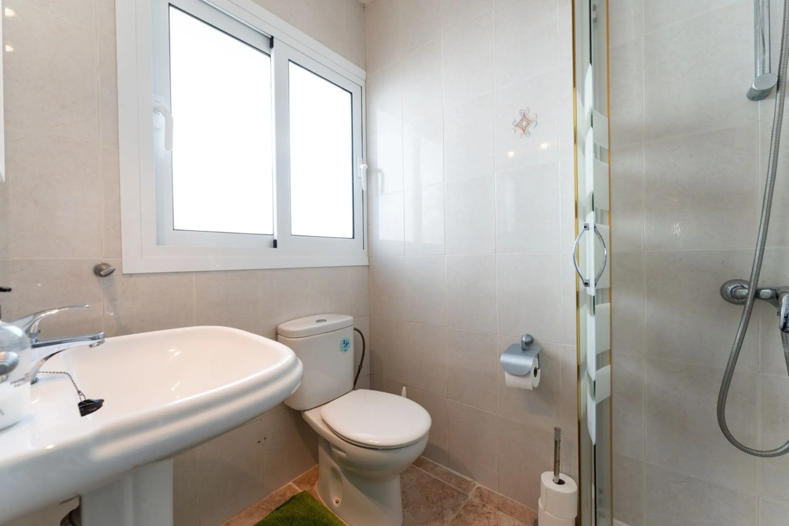 House - Detached Villa в продаже в Mijas, Málaga. В доме 6 спален и 5 ванных комнат. Площадь дома 304 м². Площадь участка 900 м²