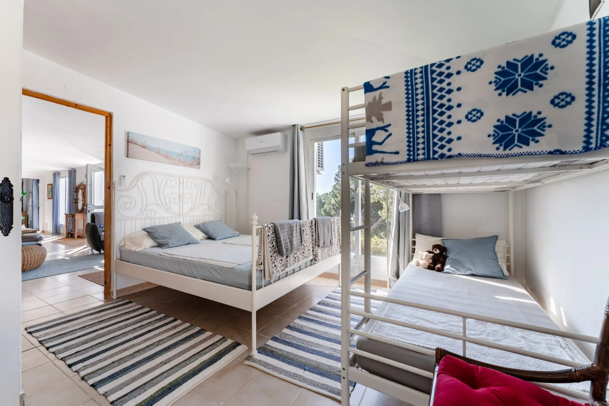 House - Detached Villa в продаже в Mijas, Málaga. В доме 6 спален и 5 ванных комнат. Площадь дома 304 м². Площадь участка 900 м²