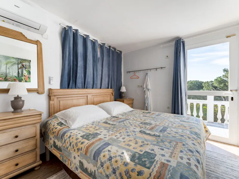 House - Detached Villa в продаже в Mijas, Málaga. В доме 6 спален и 5 ванных комнат. Площадь дома 304 м². Площадь участка 900 м²