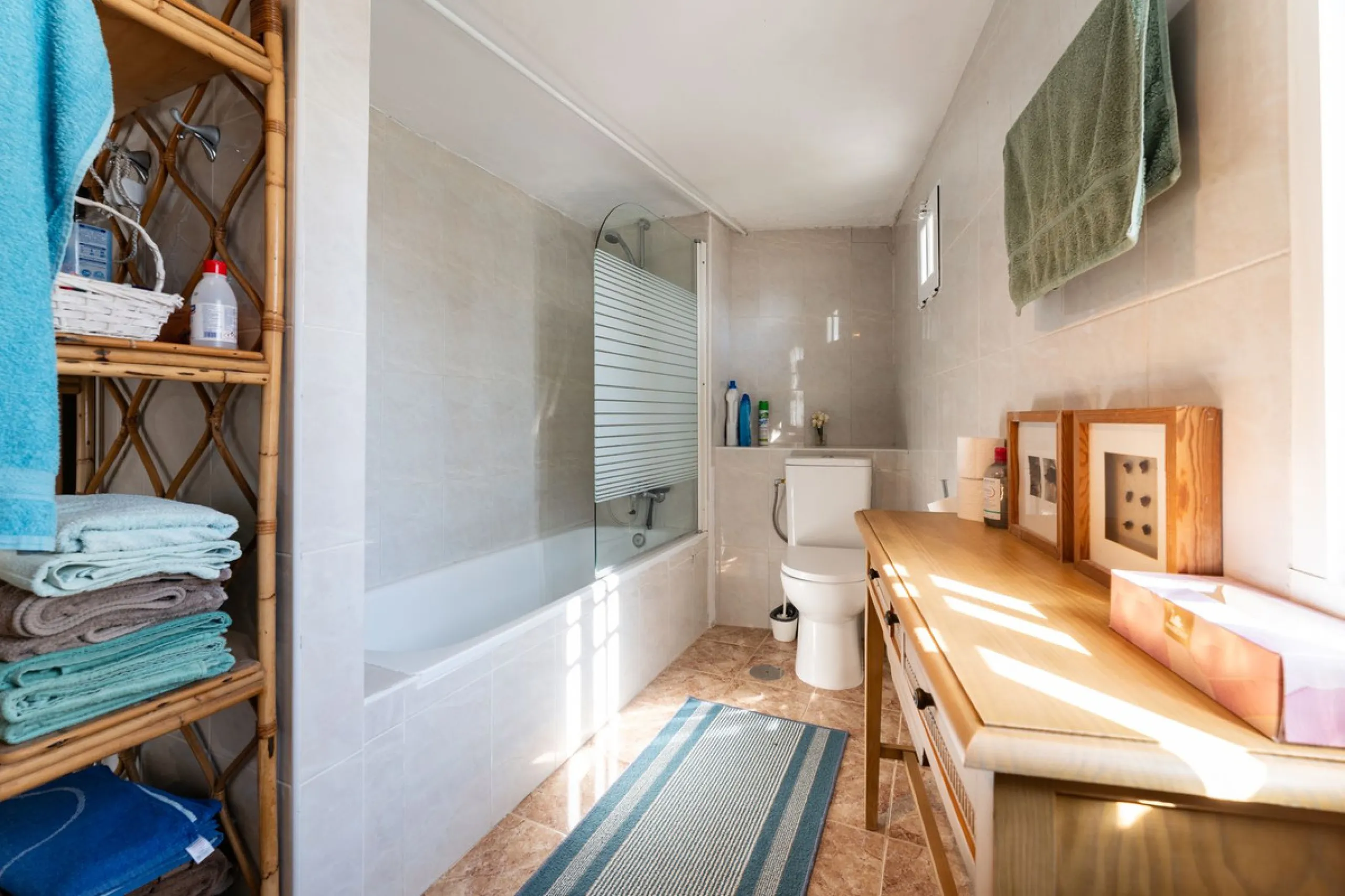House - Detached Villa в продаже в Mijas, Málaga. В доме 6 спален и 5 ванных комнат. Площадь дома 304 м². Площадь участка 900 м²