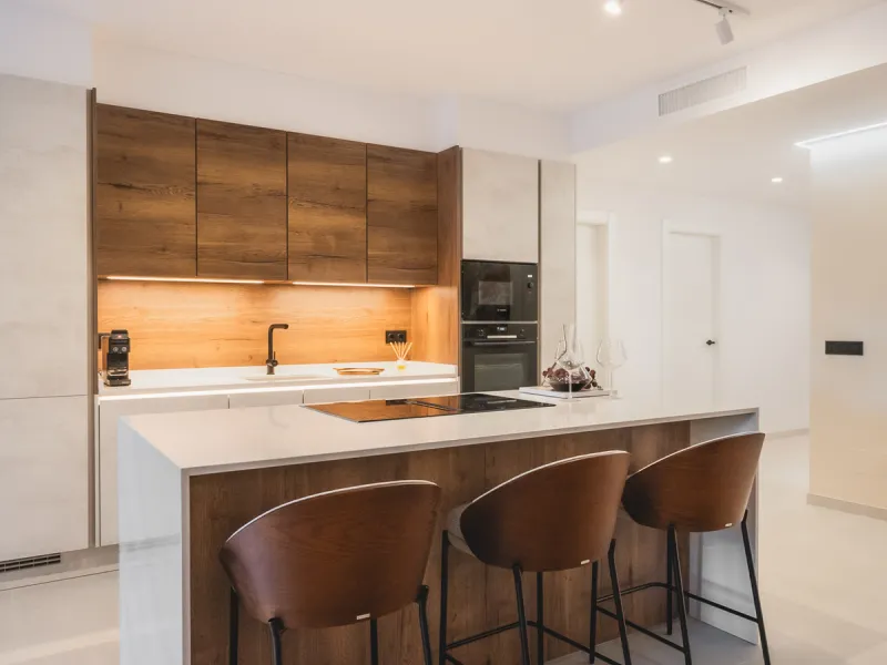 Discover a rare gem in Marbella: a fully modernized 4-bedroom, 4-bathroom apartment in an exclusive boutique community of just 18 residences. Offering 220m² of refined living space, this home boasts a sun-soaked 45m² terrace, a private outdoor BBQ kitchen