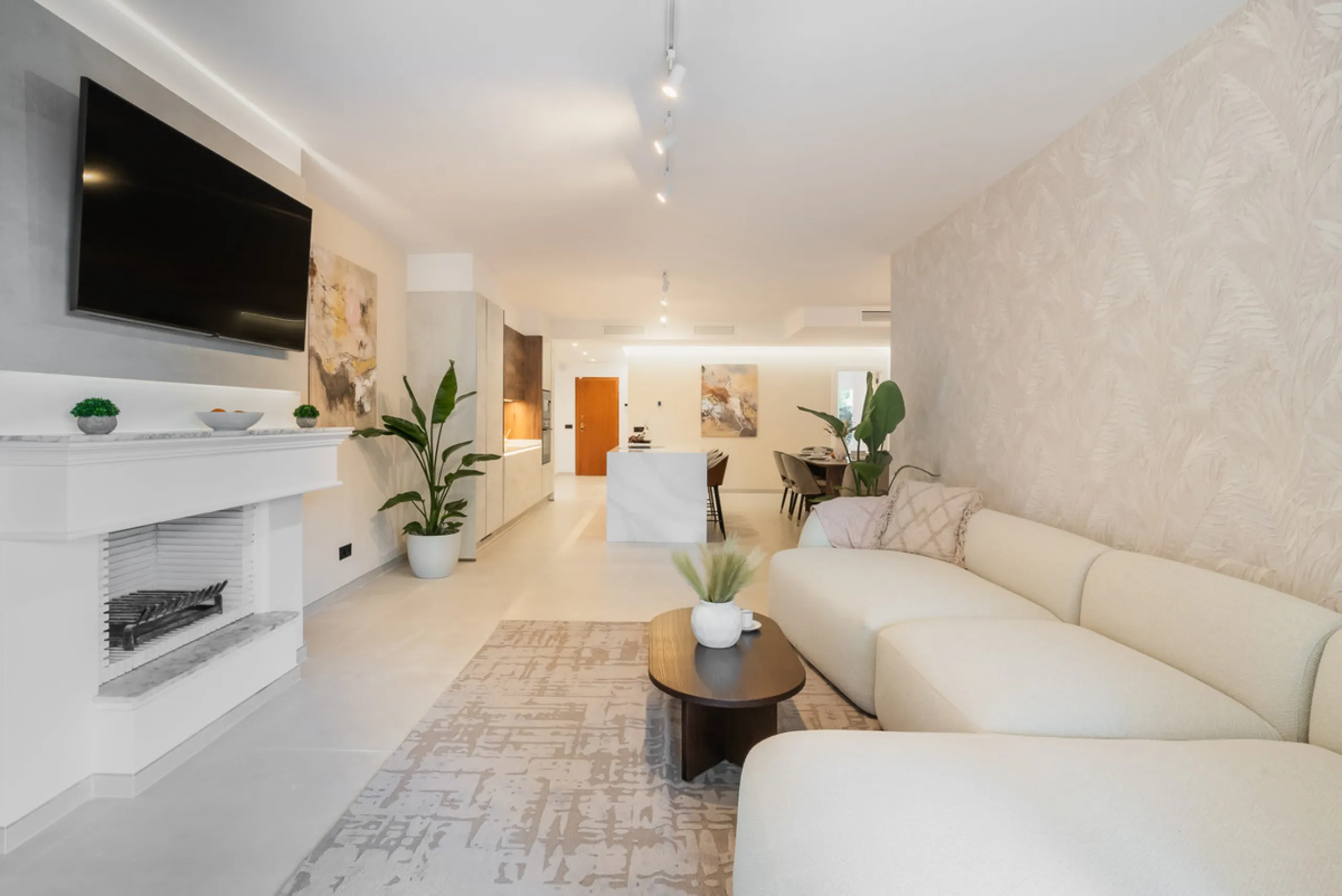 Discover a rare gem in Marbella: a fully modernized 4-bedroom, 4-bathroom apartment in an exclusive boutique community of just 18 residences. Offering 220m² of refined living space, this home boasts a sun-soaked 45m² terrace, a private outdoor BBQ kitchen