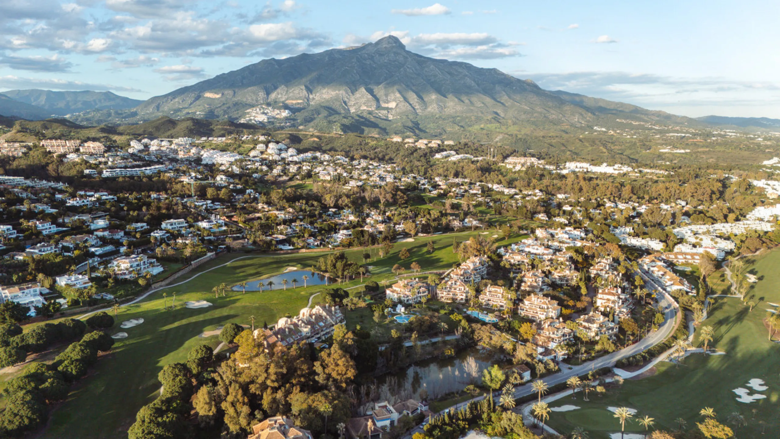 Discover a rare gem in Marbella: a fully modernized 4-bedroom, 4-bathroom apartment in an exclusive boutique community of just 18 residences. Offering 220m² of refined living space, this home boasts a sun-soaked 45m² terrace, a private outdoor BBQ kitchen
