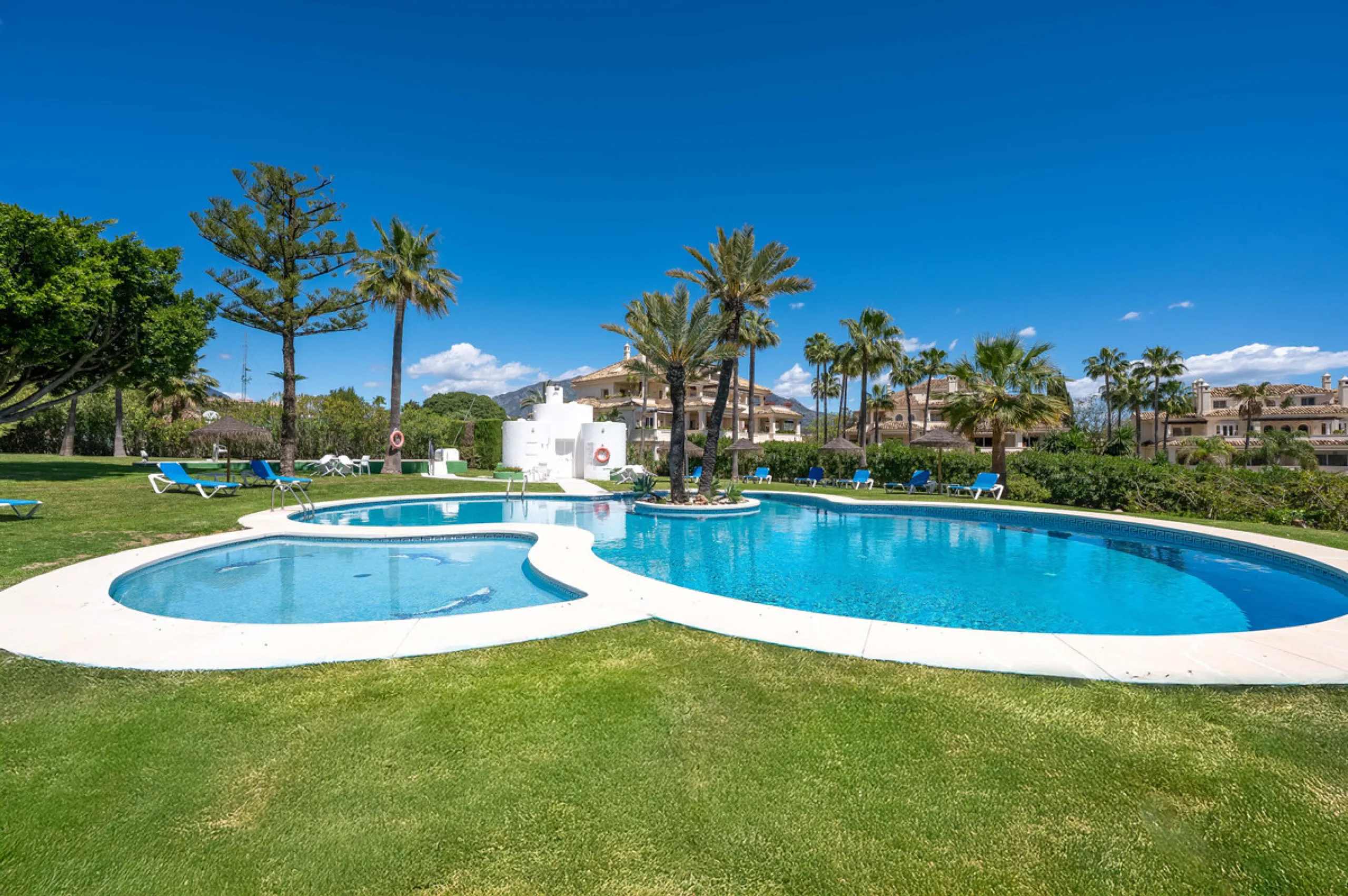 Discover a rare gem in Marbella: a fully modernized 4-bedroom, 4-bathroom apartment in an exclusive boutique community of just 18 residences. Offering 220m² of refined living space, this home boasts a sun-soaked 45m² terrace, a private outdoor BBQ kitchen