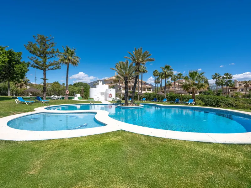 Discover a rare gem in Marbella: a fully modernized 4-bedroom, 4-bathroom apartment in an exclusive boutique community of just 18 residences. Offering 220m² of refined living space, this home boasts a sun-soaked 45m² terrace, a private outdoor BBQ kitchen