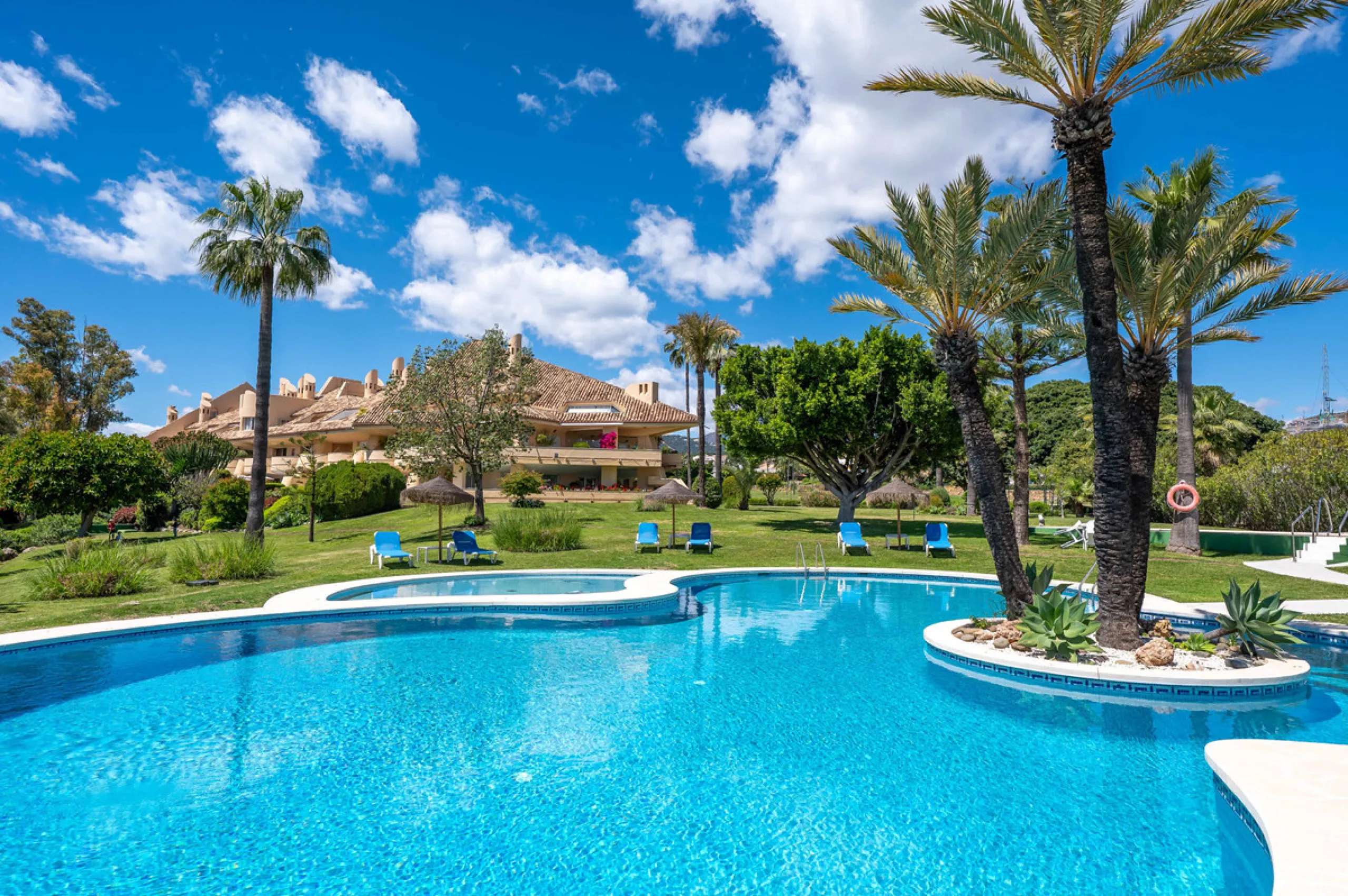 Discover a rare gem in Marbella: a fully modernized 4-bedroom, 4-bathroom apartment in an exclusive boutique community of just 18 residences. Offering 220m² of refined living space, this home boasts a sun-soaked 45m² terrace, a private outdoor BBQ kitchen