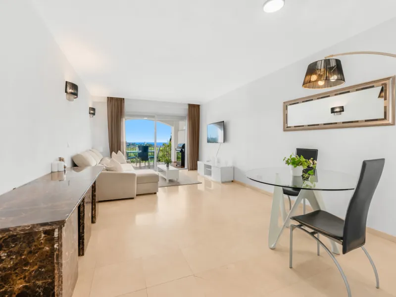 Apartment - Ground Floor Apartment в продаже в Benahavís, Málaga. В доме 2 спален и 2 ванных комнат. Площадь дома 139 м²