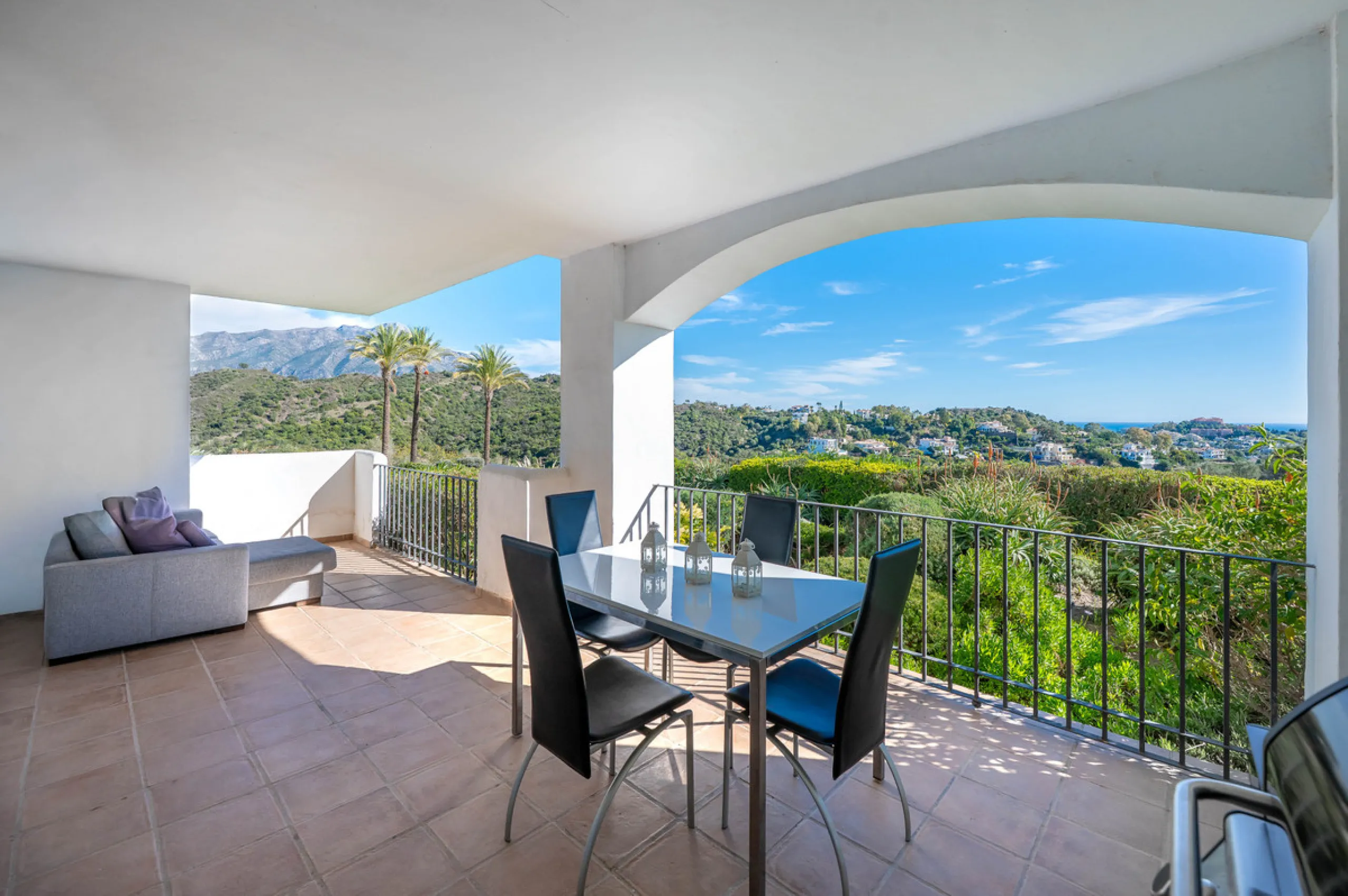 Apartment - Ground Floor Apartment в продаже в Benahavís, Málaga. В доме 2 спален и 2 ванных комнат. Площадь дома 139 м²