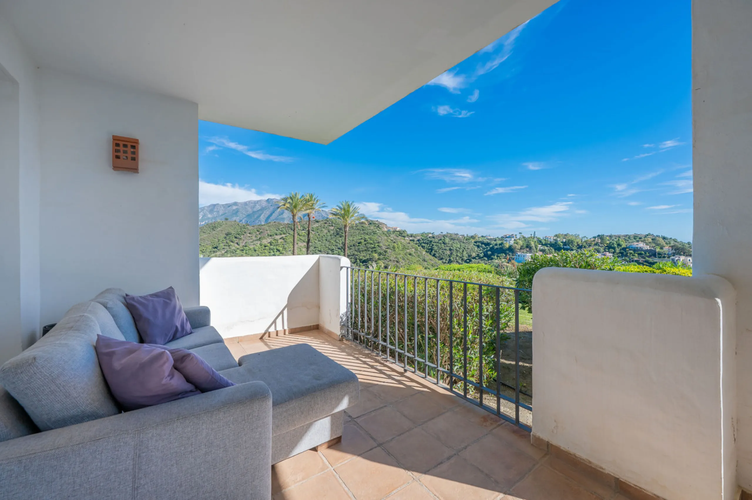 Apartment - Ground Floor Apartment в продаже в Benahavís, Málaga. В доме 2 спален и 2 ванных комнат. Площадь дома 139 м²
