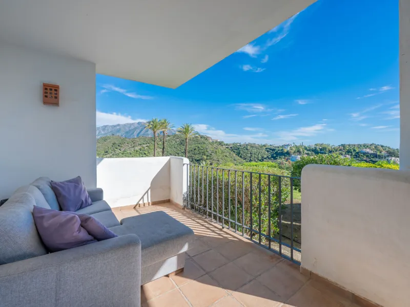Apartment - Ground Floor Apartment в продаже в Benahavís, Málaga. В доме 2 спален и 2 ванных комнат. Площадь дома 139 м²