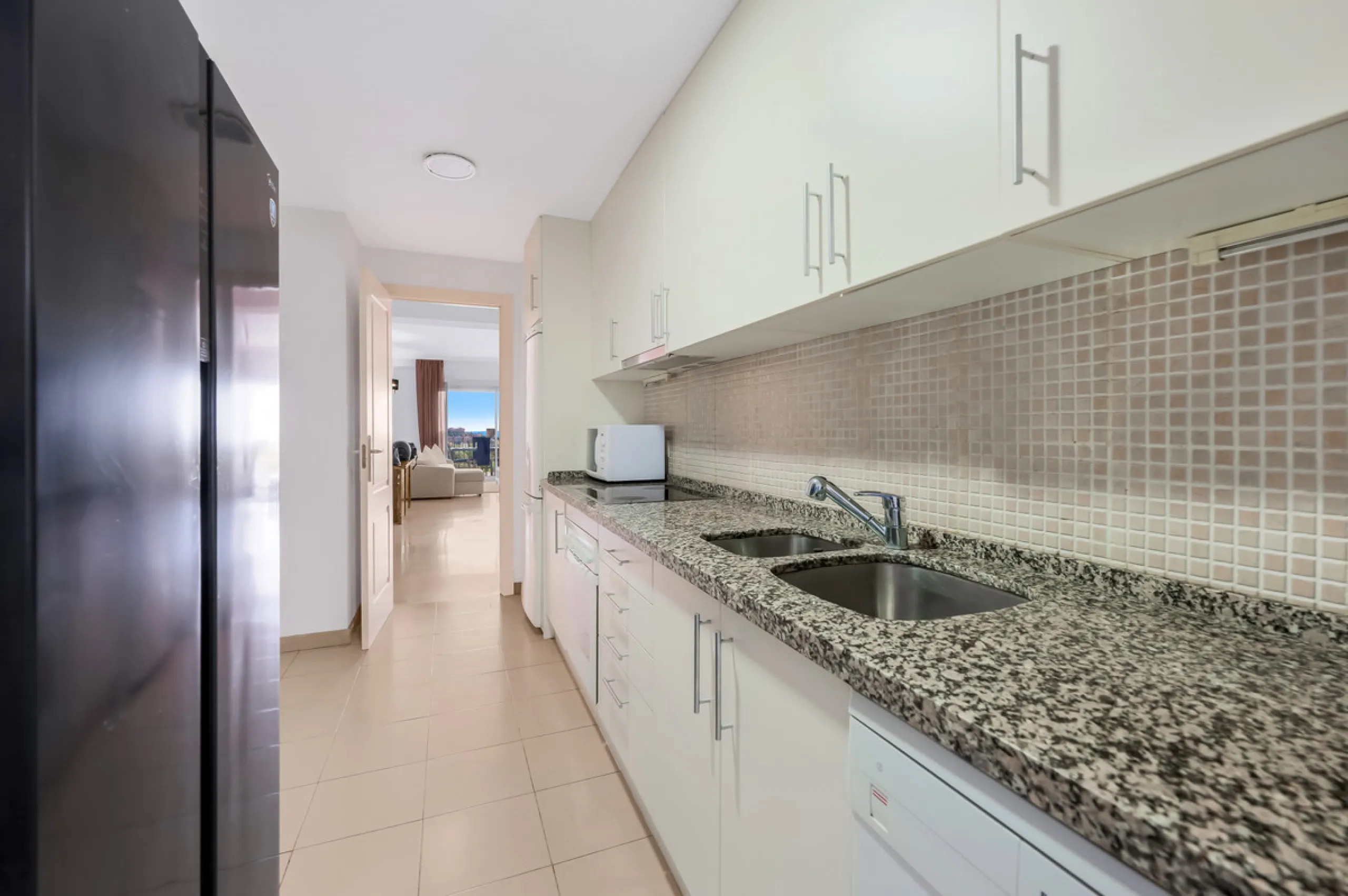 Apartment - Ground Floor Apartment в продаже в Benahavís, Málaga. В доме 2 спален и 2 ванных комнат. Площадь дома 139 м²