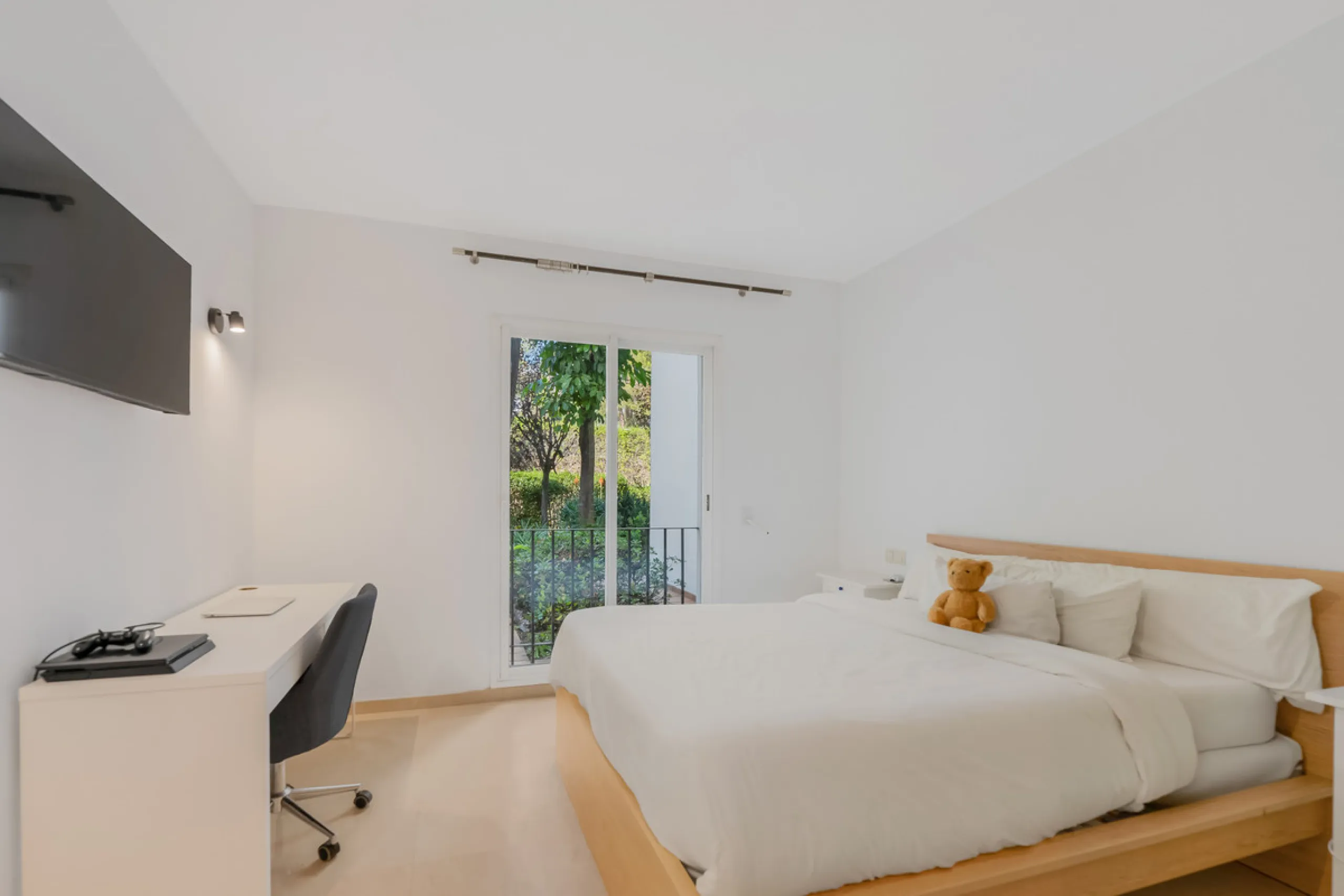 Apartment - Ground Floor Apartment в продаже в Benahavís, Málaga. В доме 2 спален и 2 ванных комнат. Площадь дома 139 м²