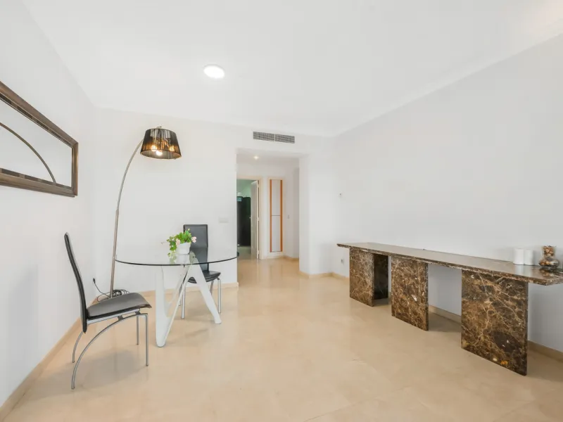 Apartment - Ground Floor Apartment в продаже в Benahavís, Málaga. В доме 2 спален и 2 ванных комнат. Площадь дома 139 м²