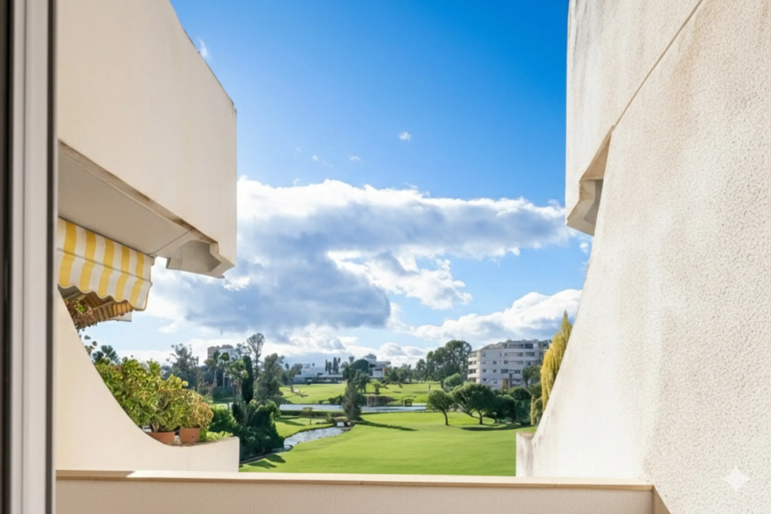This beautifully refurbished yet thoughtfully personalised two-bedroom, two-bathroom apartment is set within the sought-after gated community of Campos de Guadalmina, offering open golf views from every bedroom.