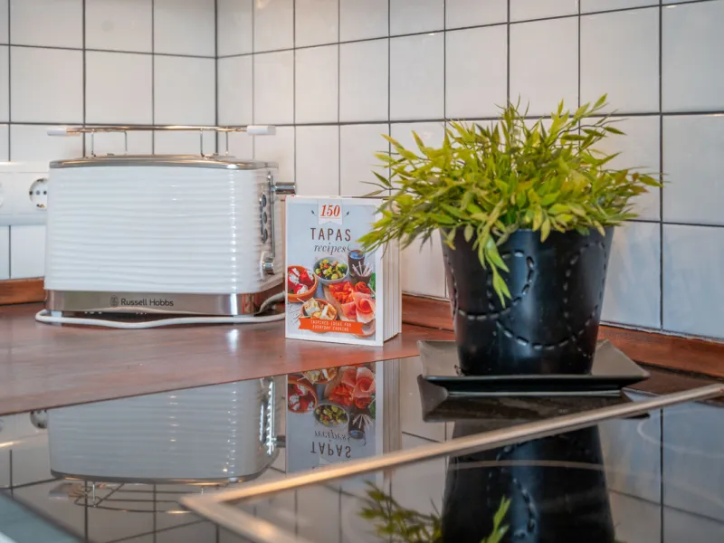 Charming 3-Bedroom Townhouse with Panoramic Views and Rooftop Terrace, Aloha Pueblo, Nueva Andalucía