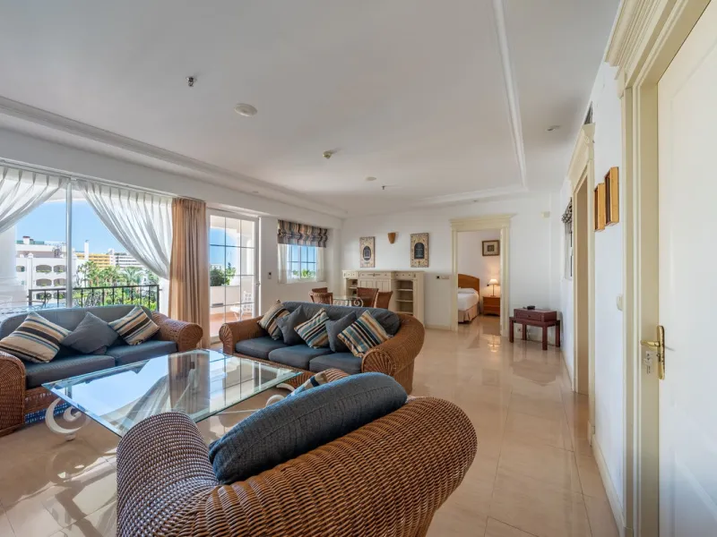 Apartment - Middle Floor Apartment в продаже в Marbella, Málaga. В доме 2 спален и 3 ванных комнат. Площадь дома 154 м²