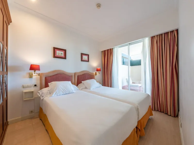 Apartment - Middle Floor Apartment в продаже в Marbella, Málaga. В доме 2 спален и 3 ванных комнат. Площадь дома 154 м²