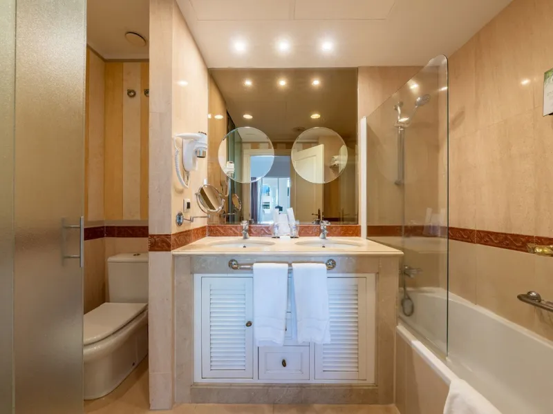 Apartment - Middle Floor Apartment в продаже в Marbella, Málaga. В доме 2 спален и 3 ванных комнат. Площадь дома 154 м²