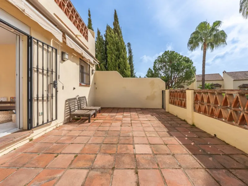 Flat in Los Pinos de Aloha