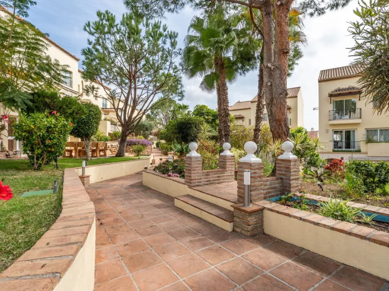 Flat in Los Pinos de Aloha