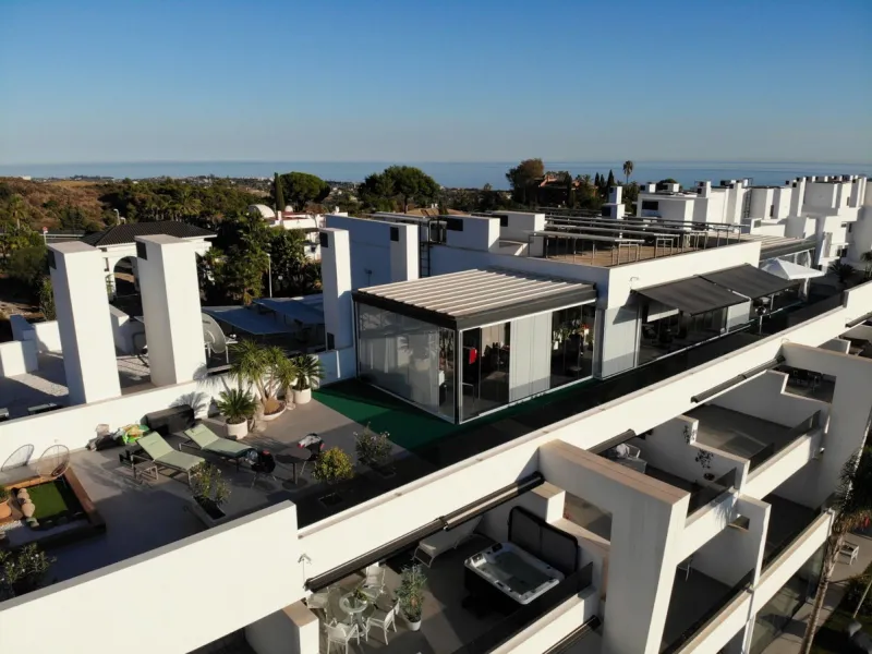 Apartment - Penthouse в продаже в Estepona, Málaga. В доме 2 спален и 2 ванных комнат. Площадь дома 108 м²
