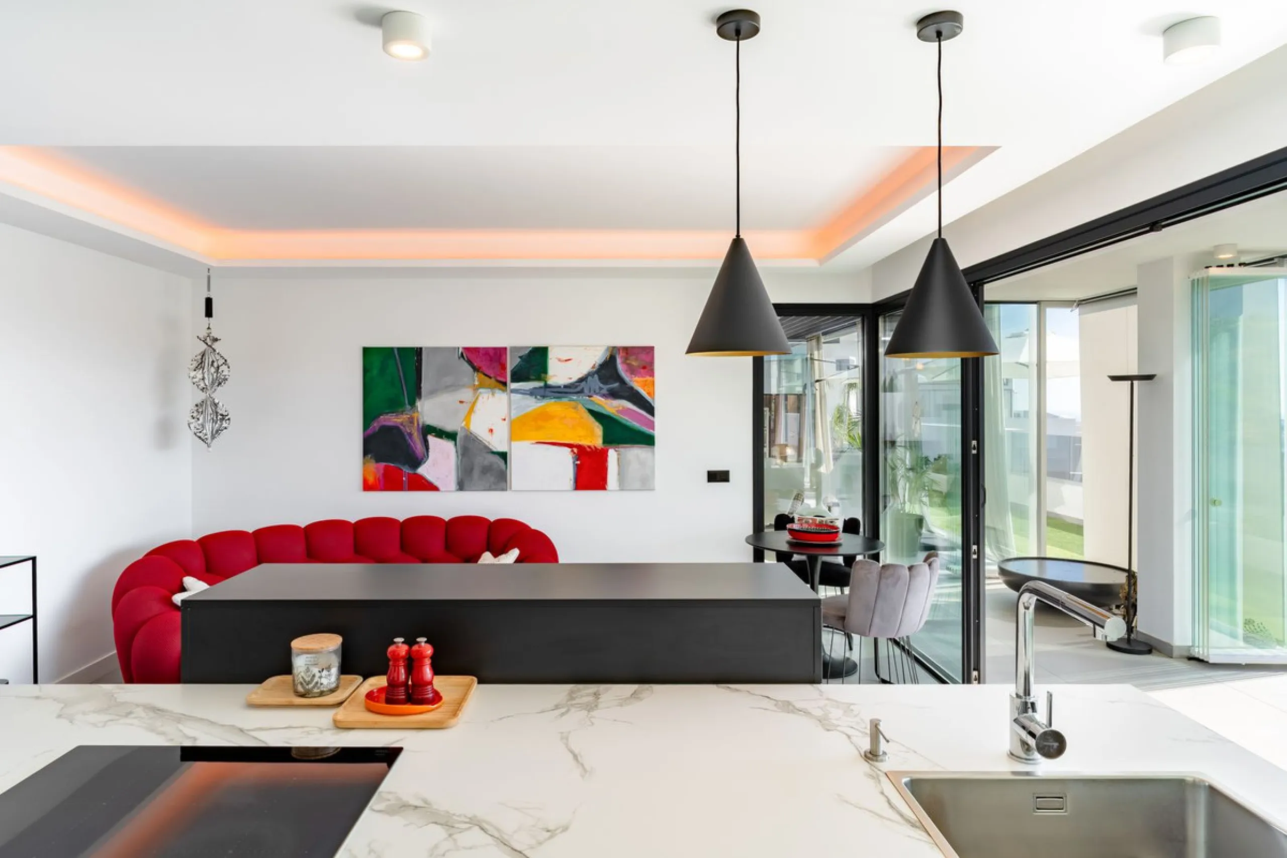 Apartment - Penthouse в продаже в Estepona, Málaga. В доме 2 спален и 2 ванных комнат. Площадь дома 108 м²
