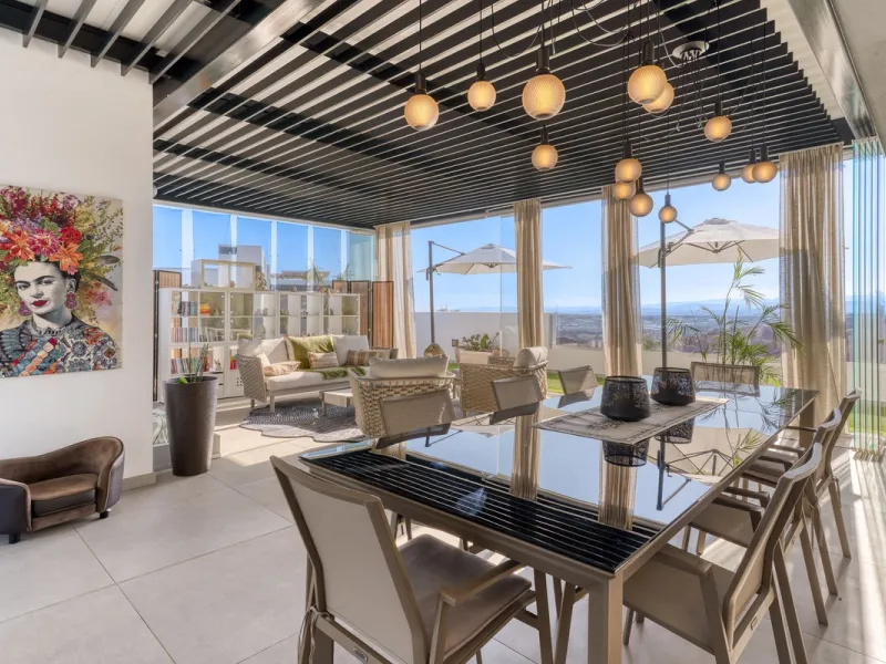 Apartment - Penthouse в продаже в Estepona, Málaga. В доме 2 спален и 2 ванных комнат. Площадь дома 108 м²