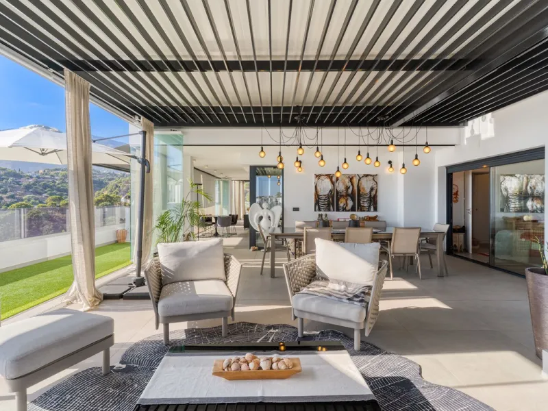 Apartment - Penthouse в продаже в Estepona, Málaga. В доме 2 спален и 2 ванных комнат. Площадь дома 108 м²
