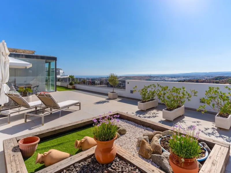 Apartment - Penthouse в продаже в Estepona, Málaga. В доме 2 спален и 2 ванных комнат. Площадь дома 108 м²