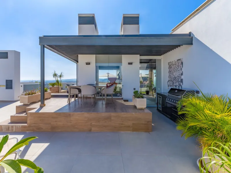 Apartment - Penthouse в продаже в Estepona, Málaga. В доме 2 спален и 2 ванных комнат. Площадь дома 108 м²