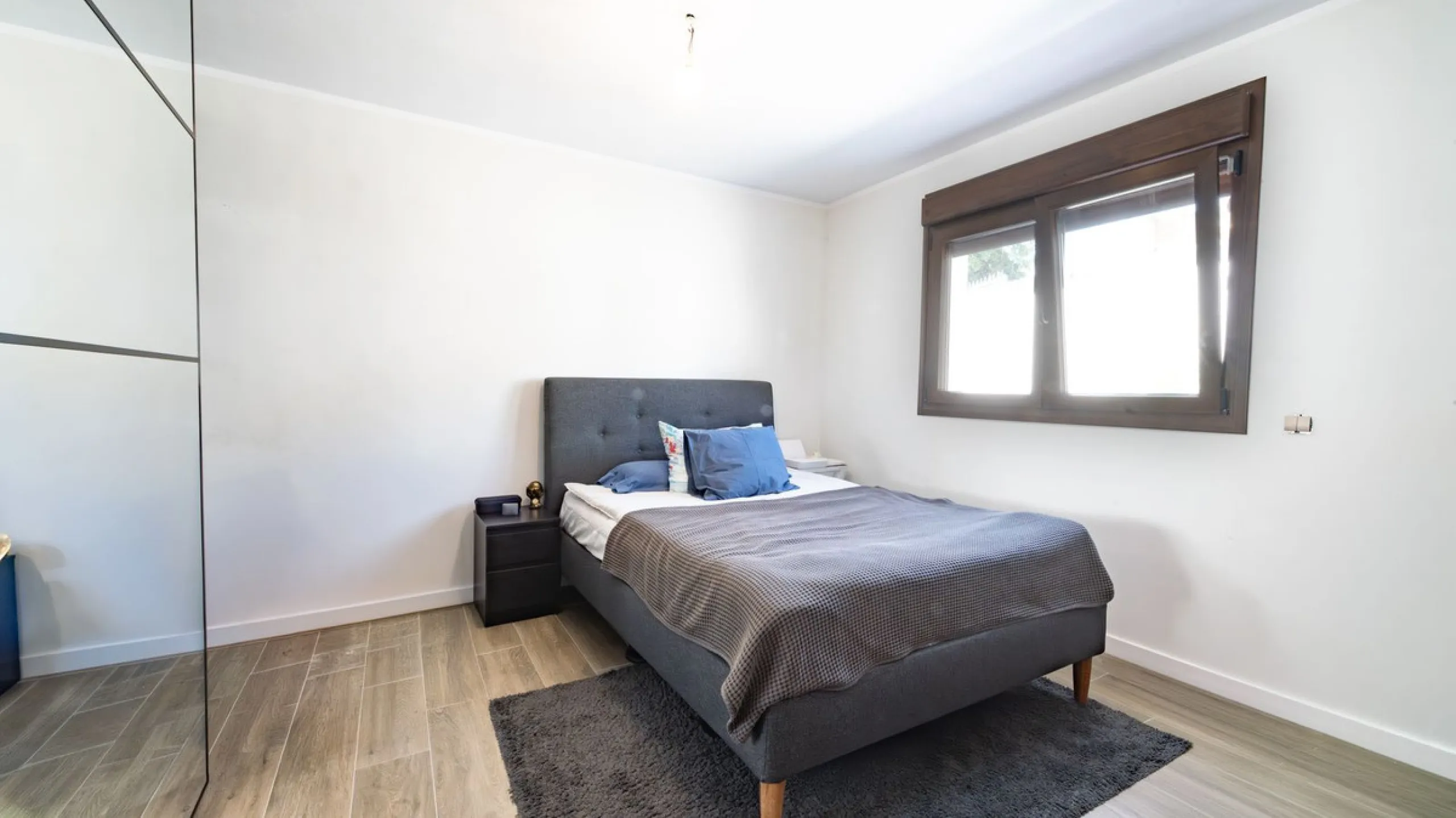 Exclusive luxury villa located in a quiet area between Benalmádena Pueblo and the coast, ideal for enjoying privacy and a Mediterranean lifestyle.