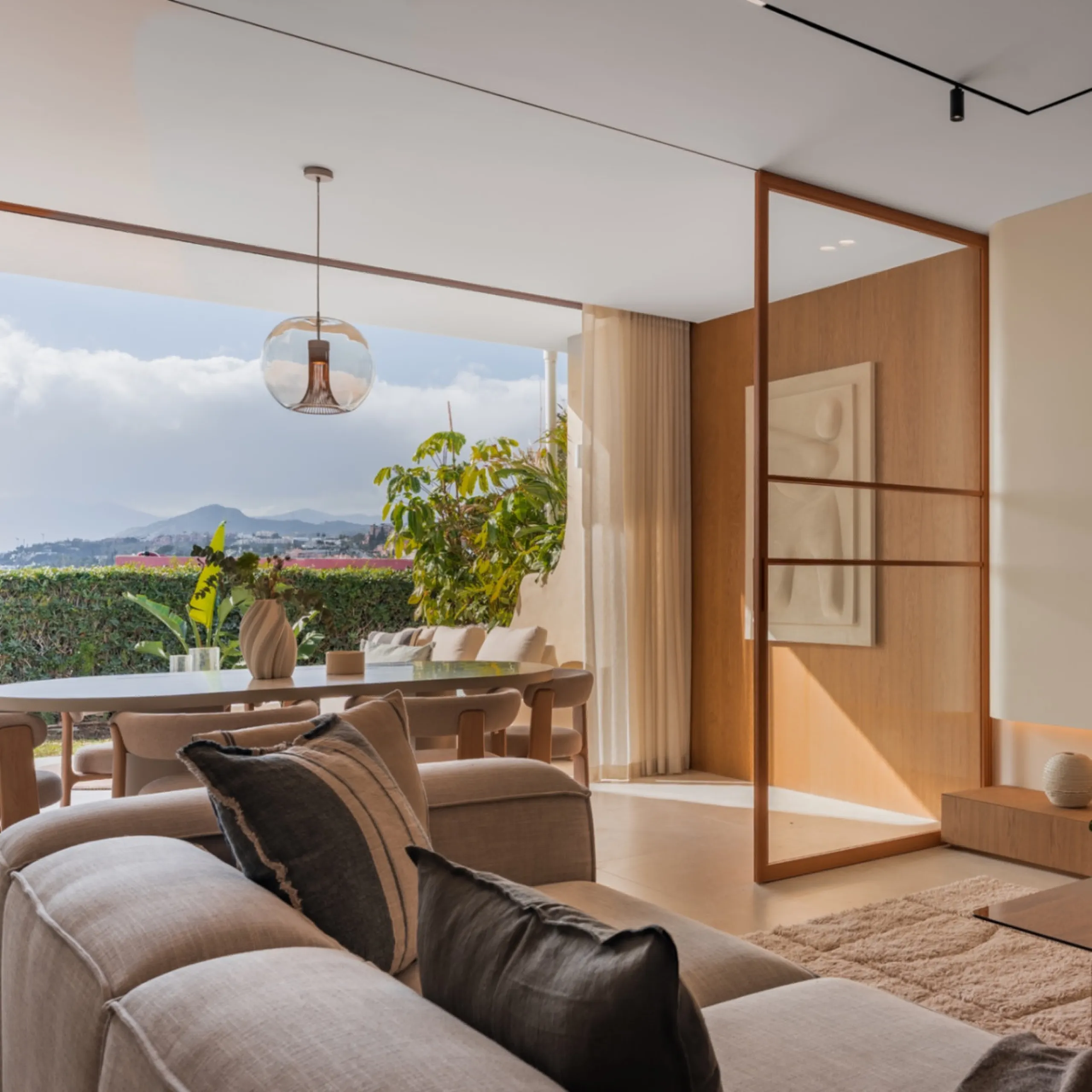 Newly renovated townhouse in the Heart of Aloha.