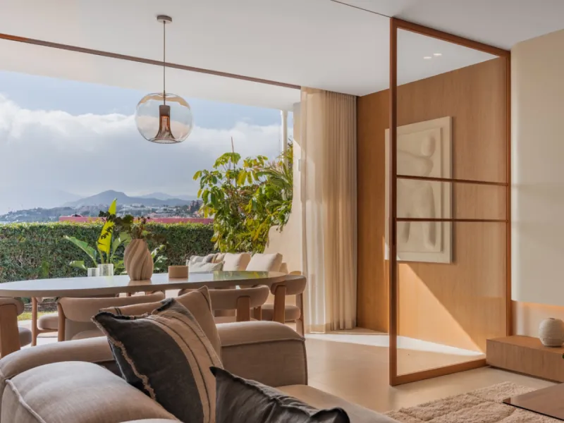 Newly renovated townhouse in the Heart of Aloha.