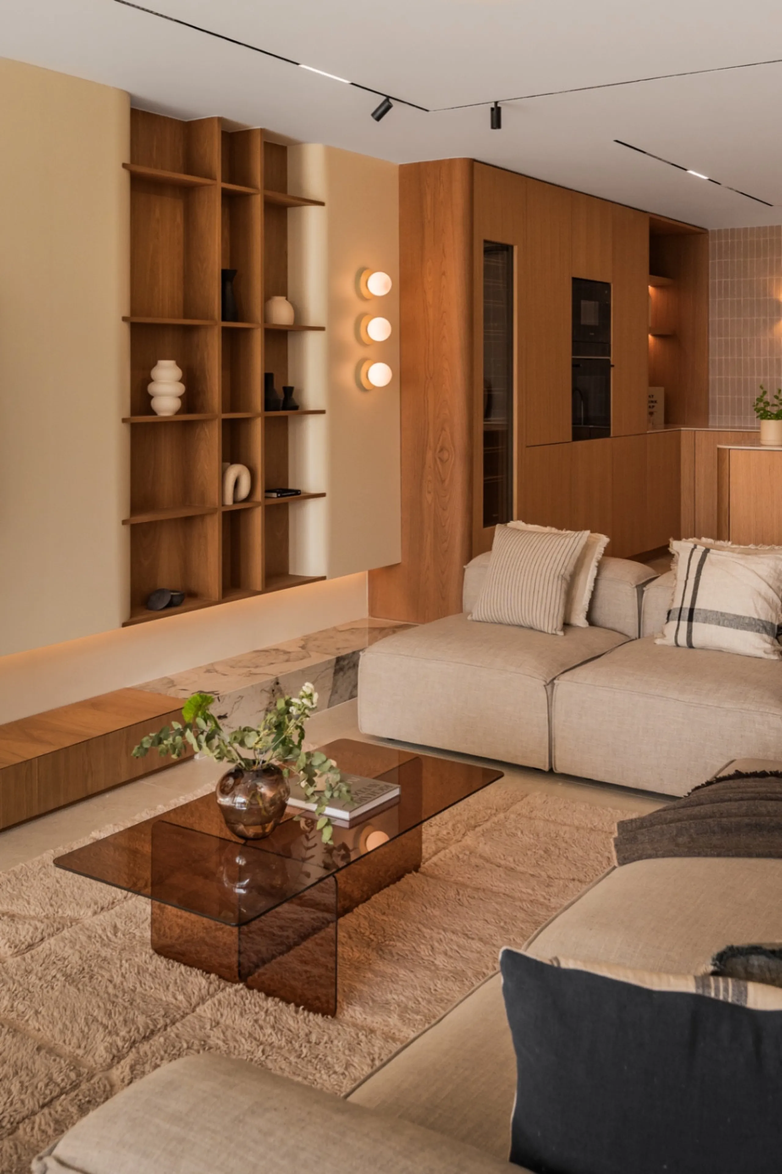 Newly renovated townhouse in the Heart of Aloha.