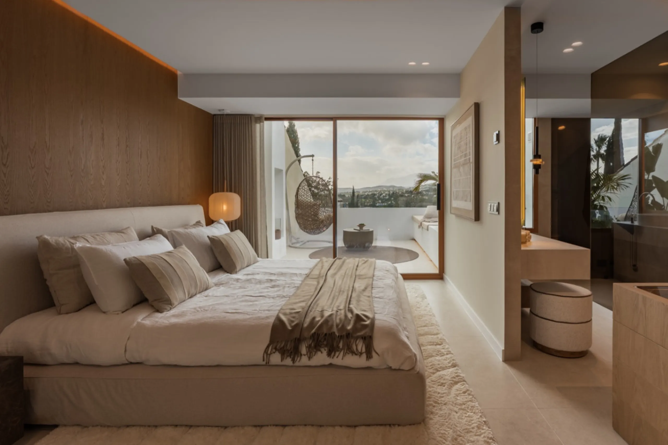 Newly renovated townhouse in the Heart of Aloha.