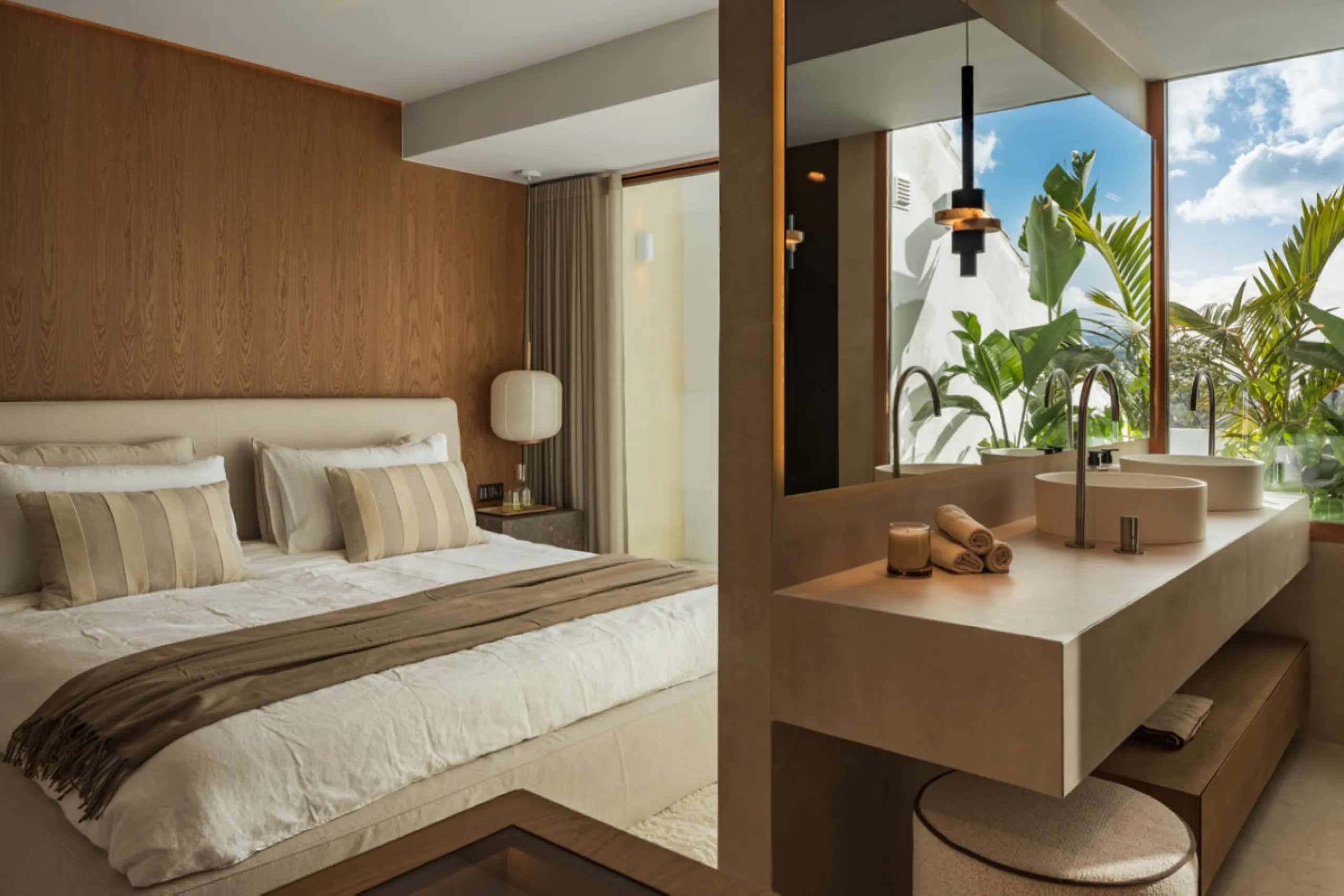 Newly renovated townhouse in the Heart of Aloha.