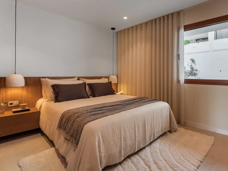 Newly renovated townhouse in the Heart of Aloha.