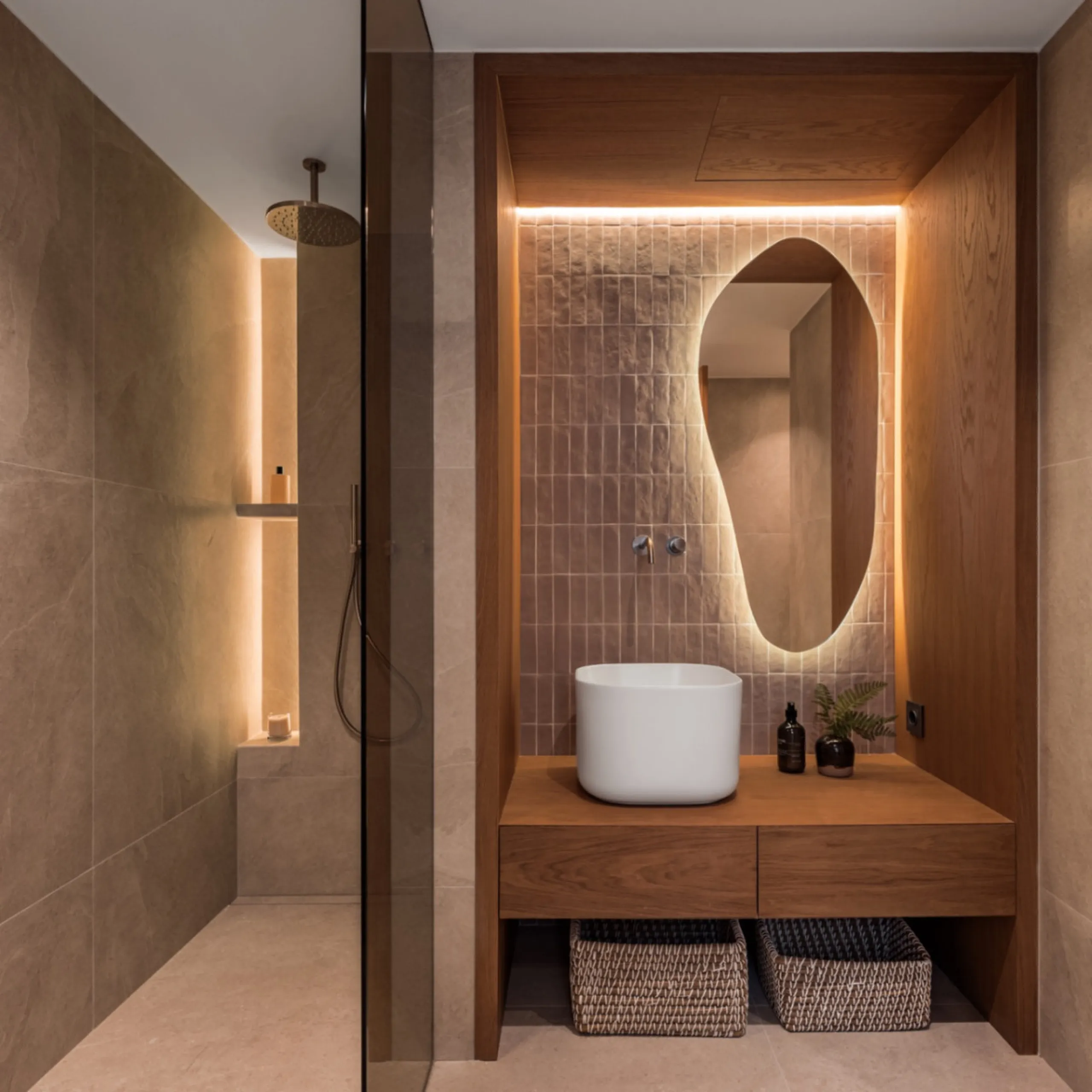 Newly renovated townhouse in the Heart of Aloha.