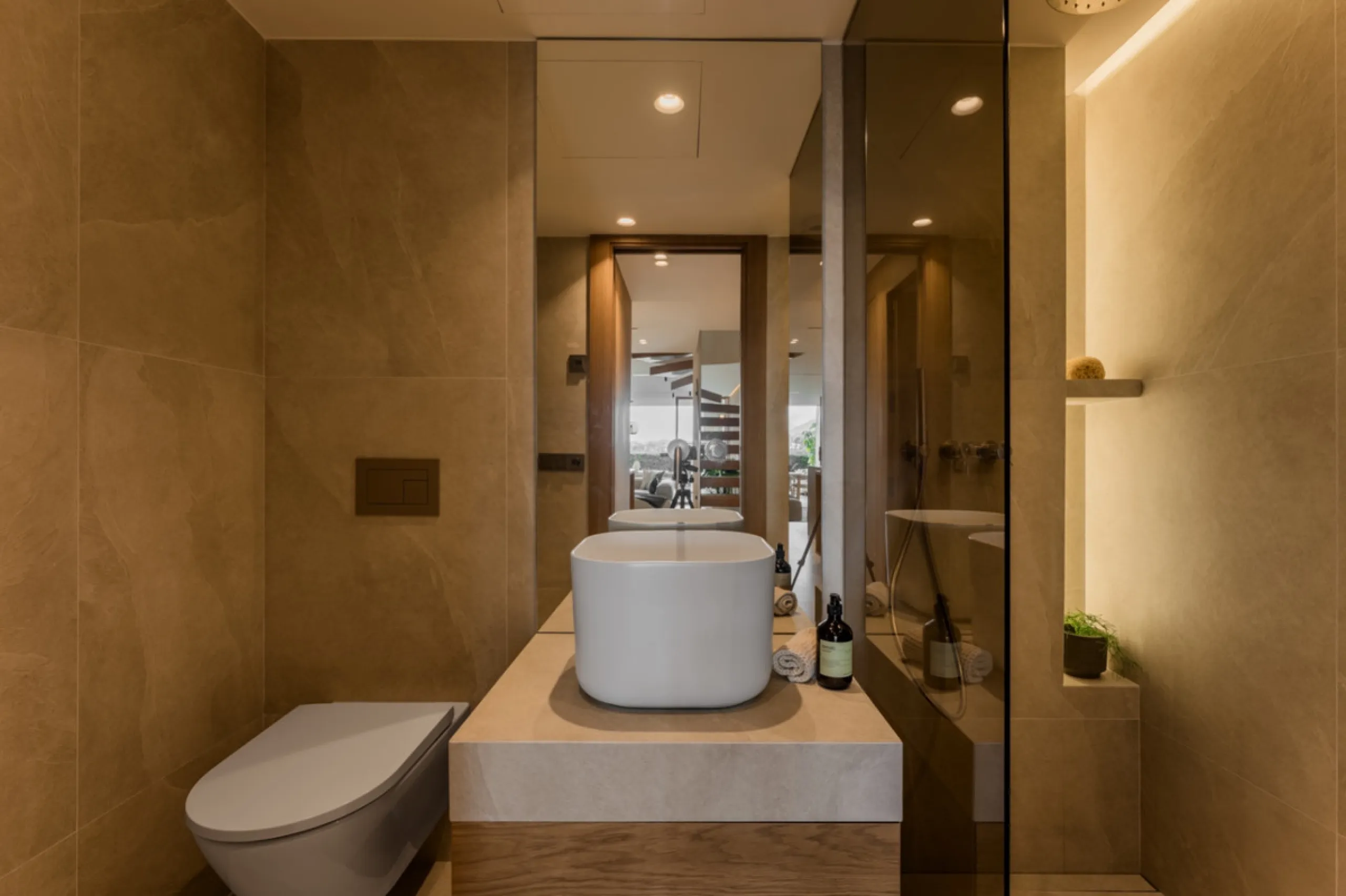 Newly renovated townhouse in the Heart of Aloha.