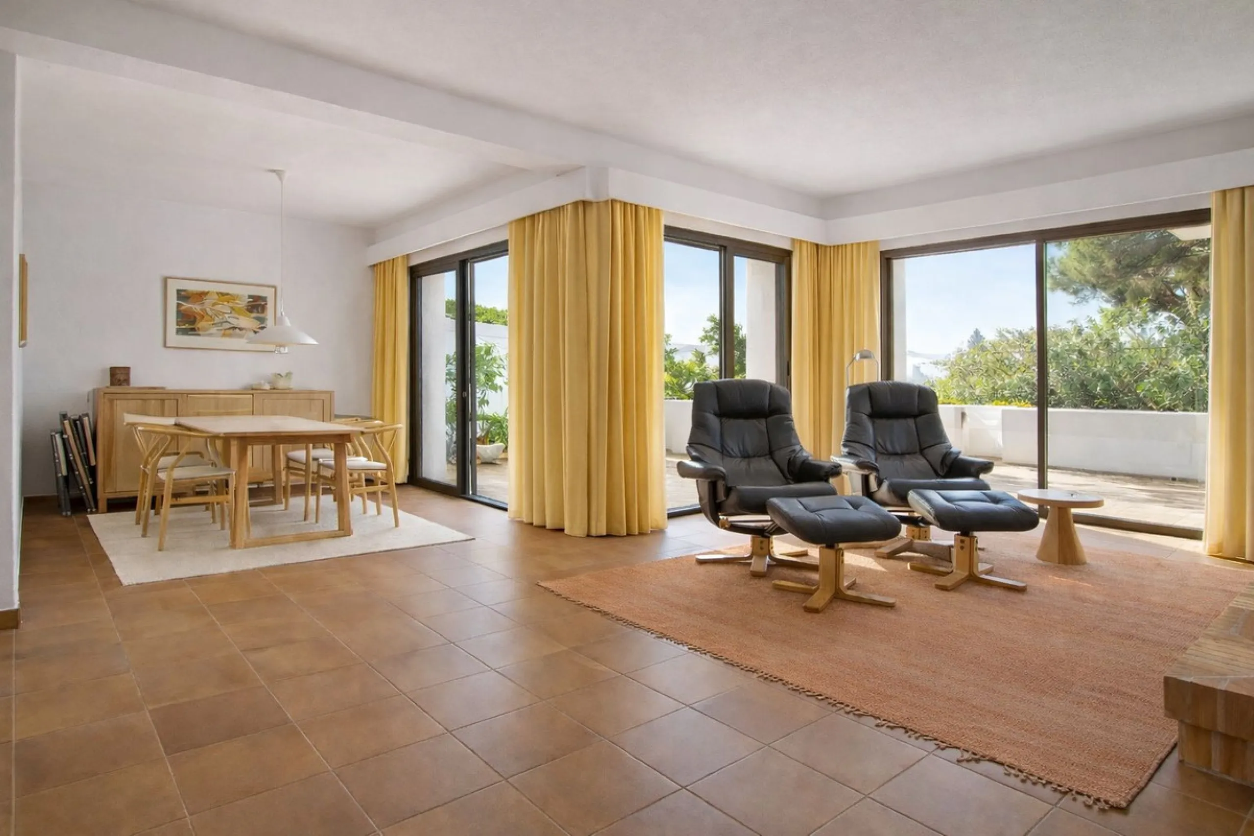 Three-Bedroom Townhouse with Partial Lake and Mountain Views – A Home in Harmony with Nature